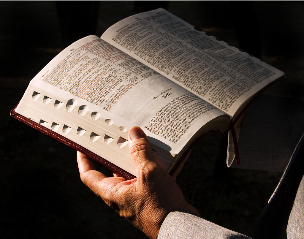 Marcos 16:15-18
